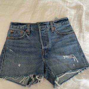 Levi’s wedgie short size 26